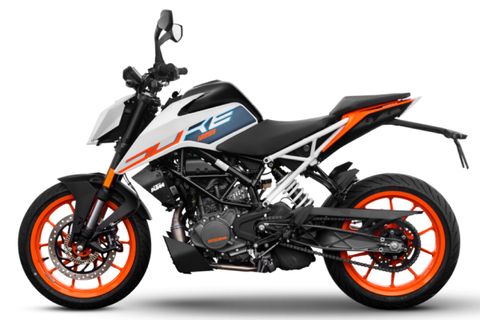 Duke White Riding Duke 125 White