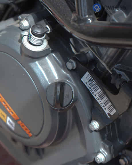 Duke 200 Oil Cap/Dipstick