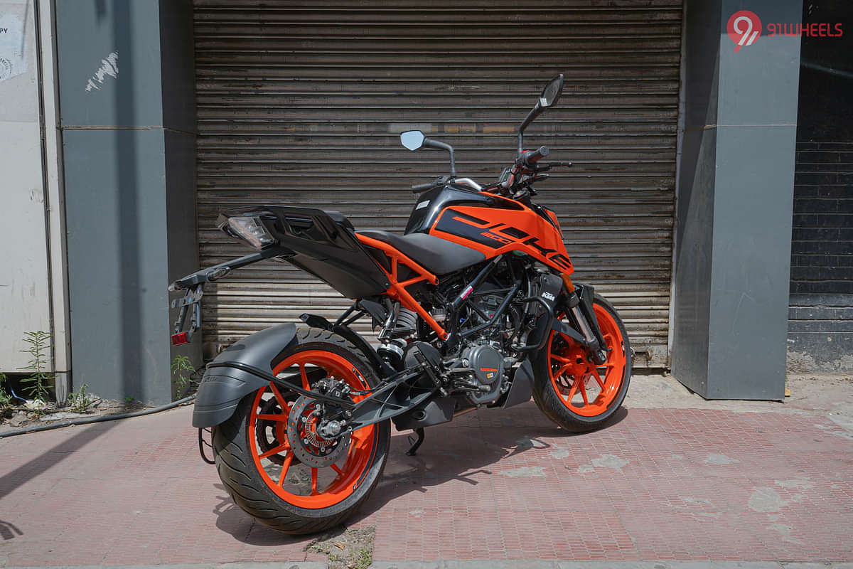 KTM Duke 200 Right Rear Three Quarter