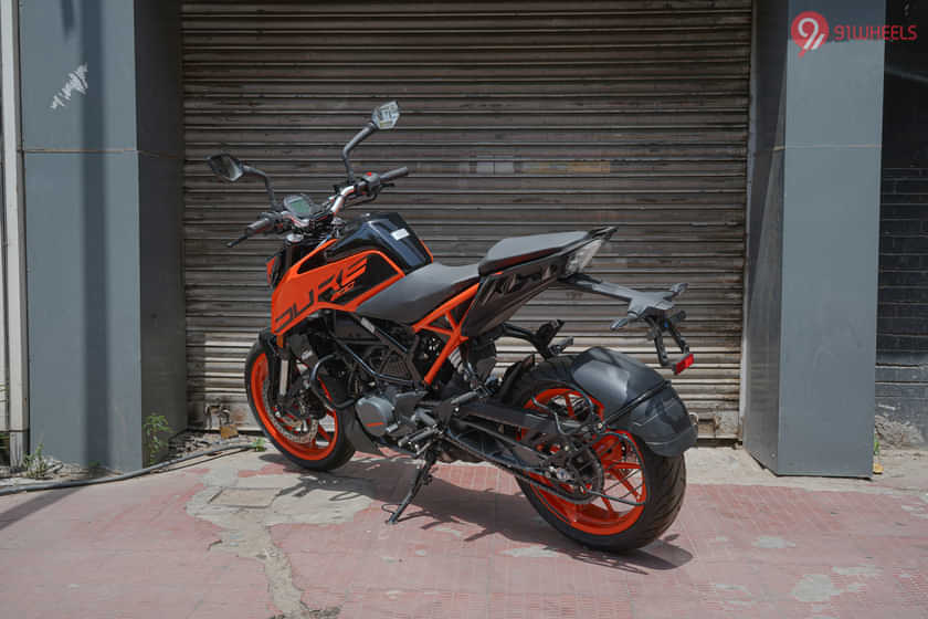 KTM Duke 200 Left Rear Three Quarter KTM Duke 200 Left Rear Three Quarter
