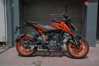 KTM Duke 200 Right Side View KTM Duke 200 Right Side View