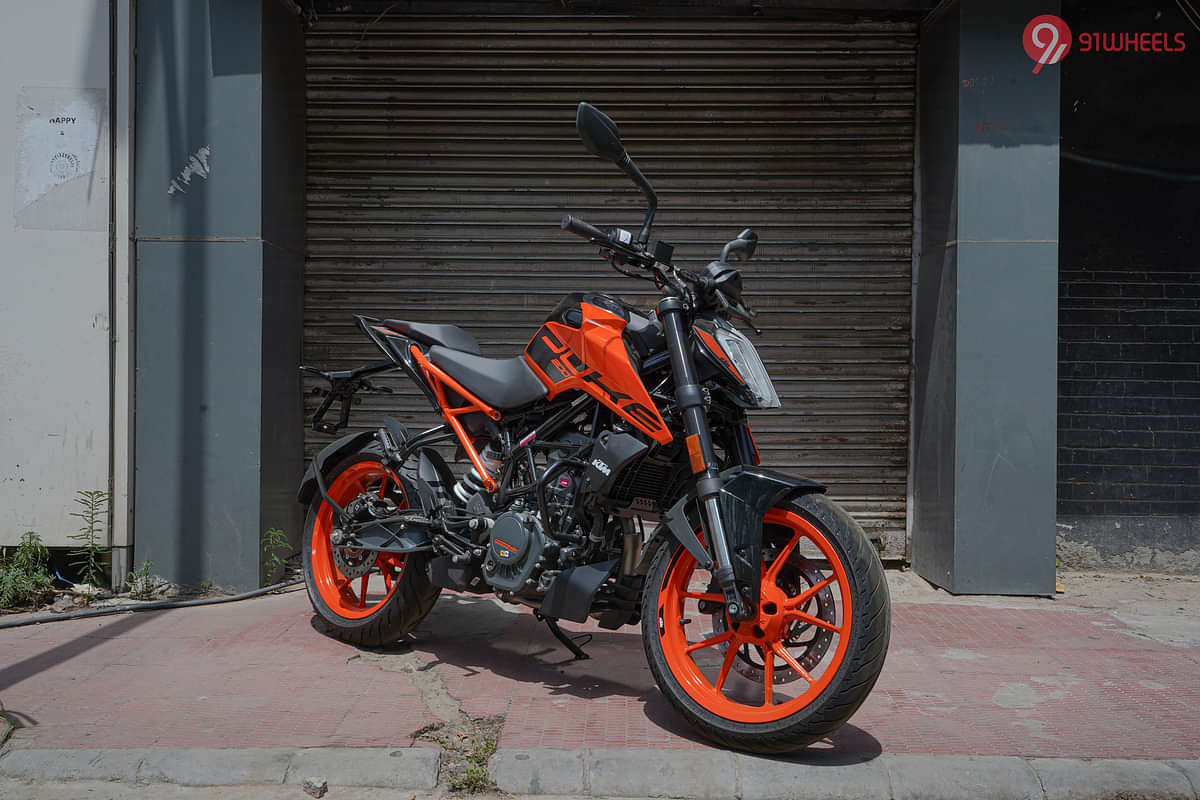 KTM Duke 200 Right Front Three Quarter