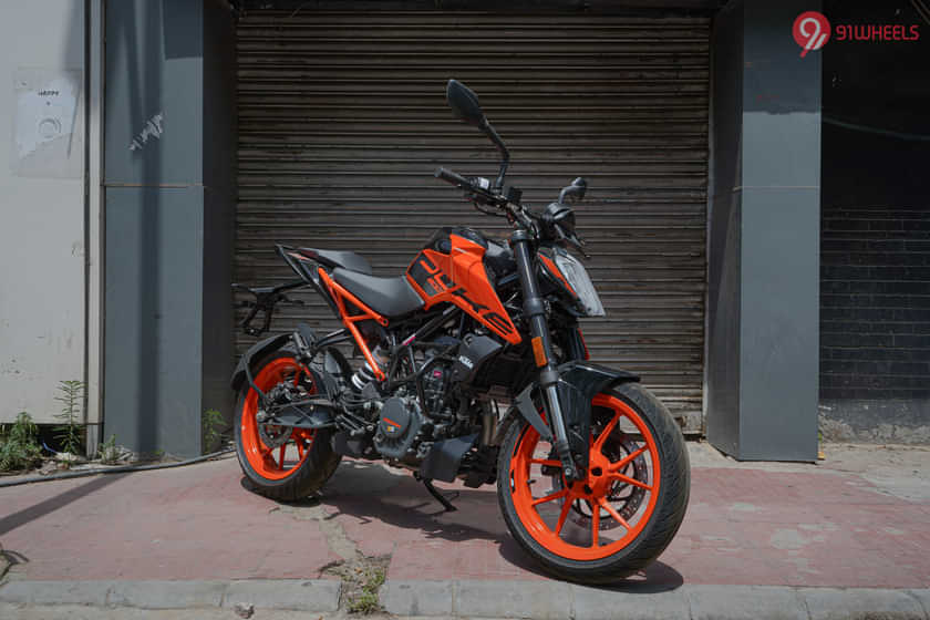 KTM Duke 200 Right Front Three Quarter KTM Duke 200 Right Front Three Quarter