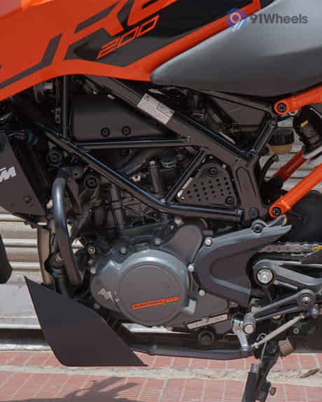 Duke 200 Engine From Left
