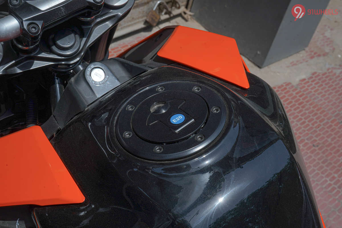 KTM Duke 200 Closed Fuel Lid