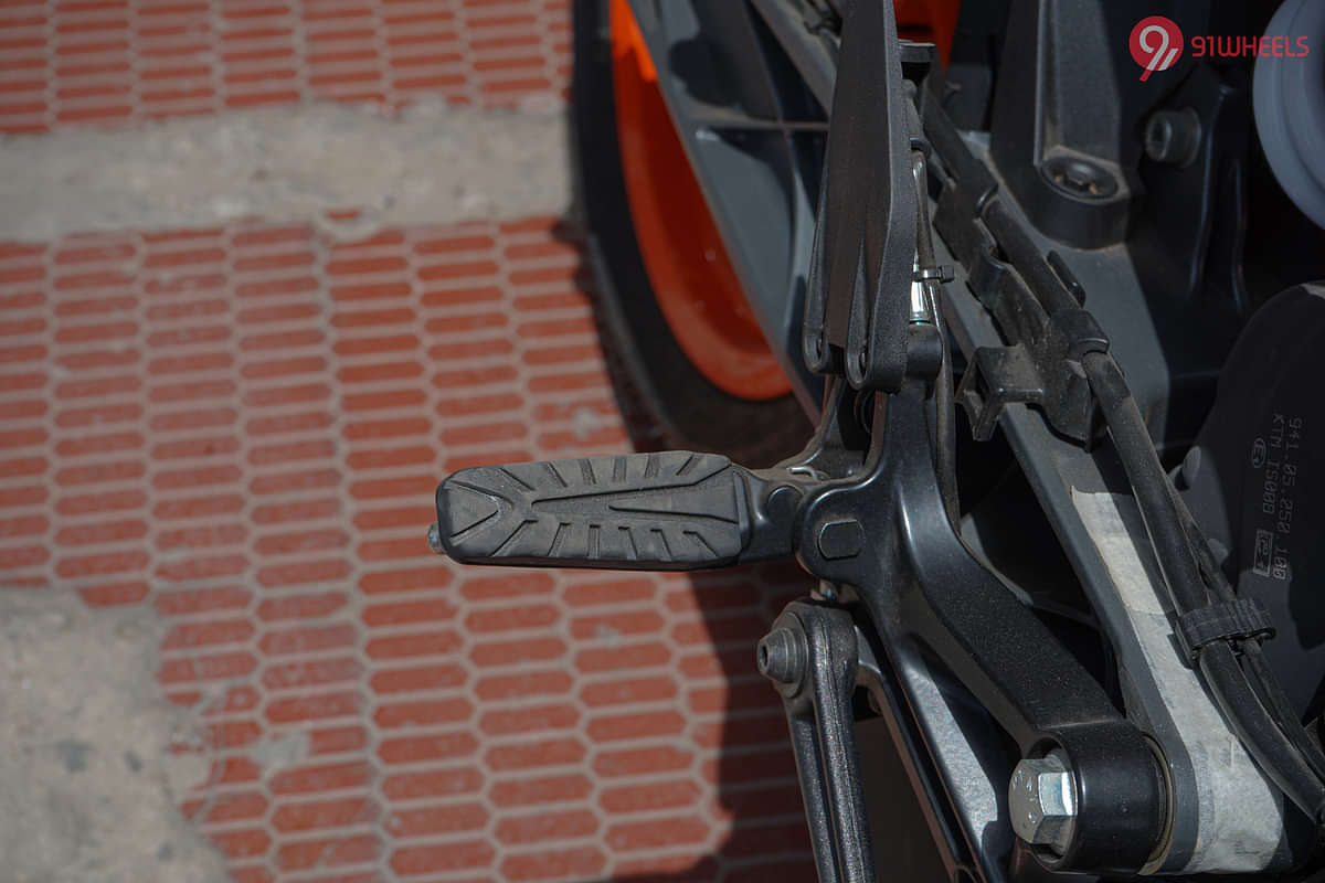 KTM Duke 200 Pillion Footrest