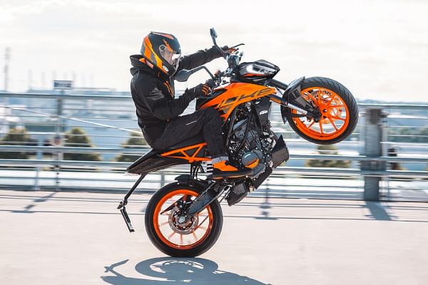 Ktm duke 200 online bs6