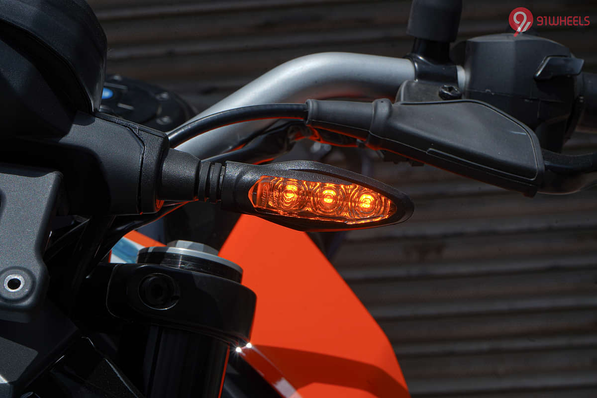 KTM Duke 200 Front Turn Indicators