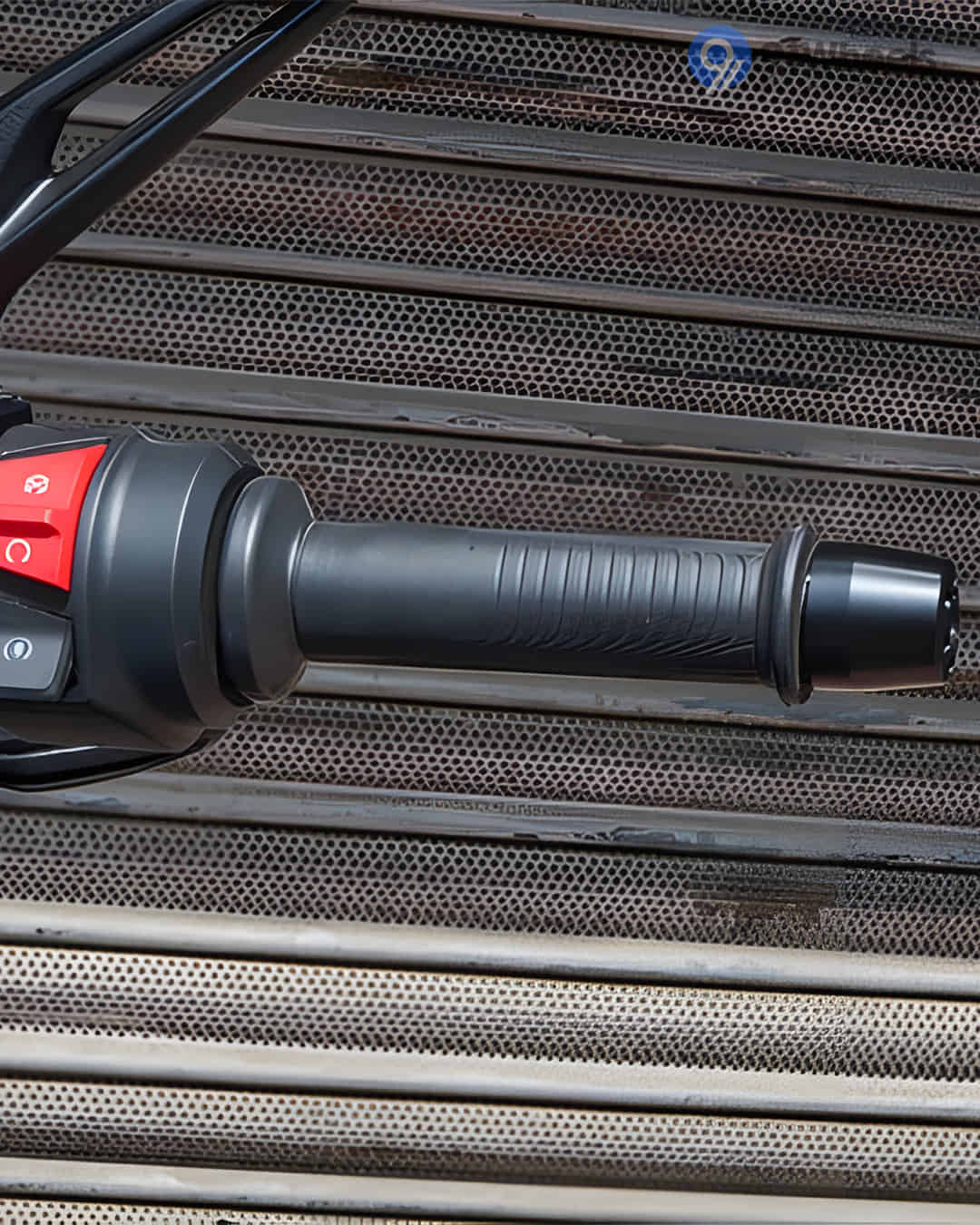 Right Side Handelbar Throttle Grip