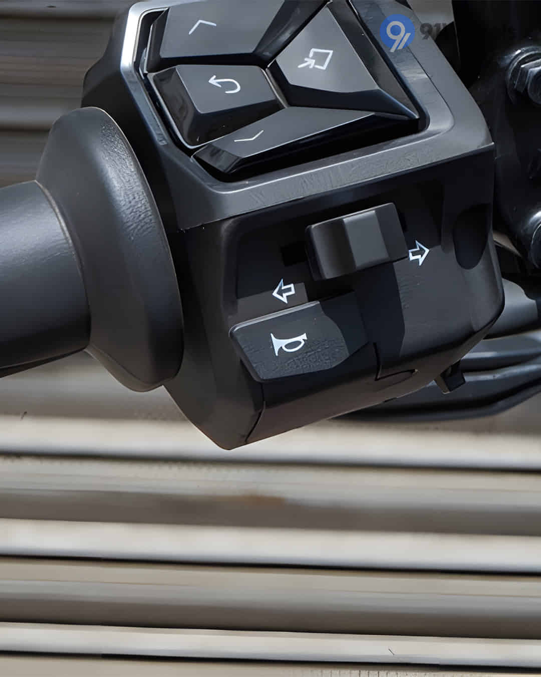 Horn Button