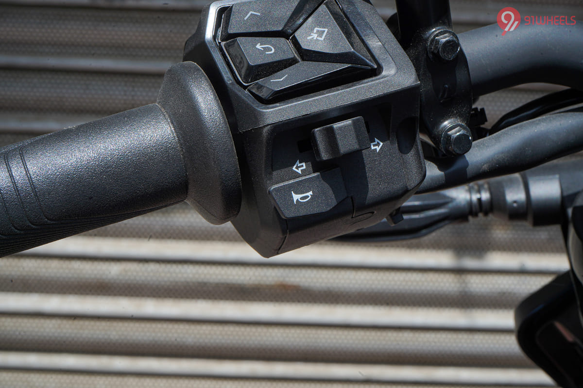 KTM 250 Duke Horn Button KTM 250 Duke Horn Button