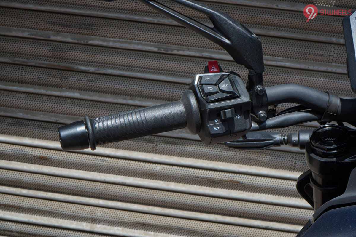 KTM 250 Duke Left Side Handelbar Grip KTM 250 Duke Left Side Handelbar Grip