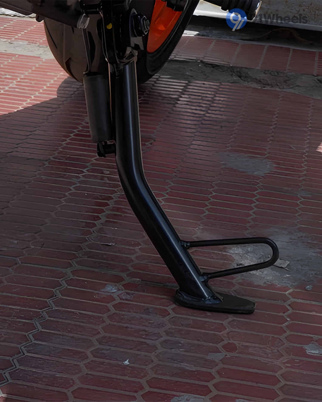 Side stand