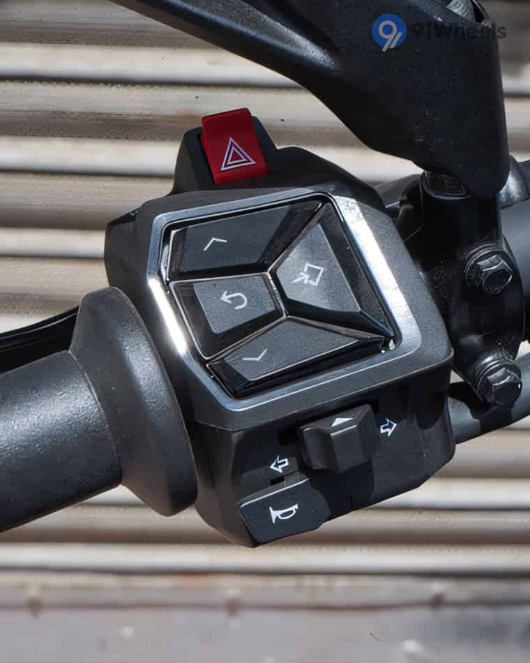 Handlebar & Console Area - 2