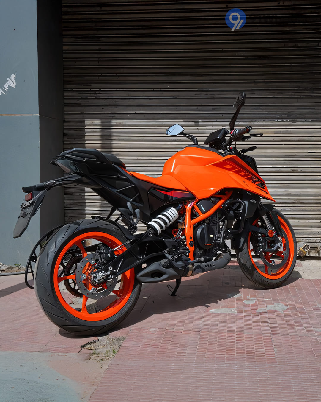 360° View Shots - 10 360° View Shots - 10