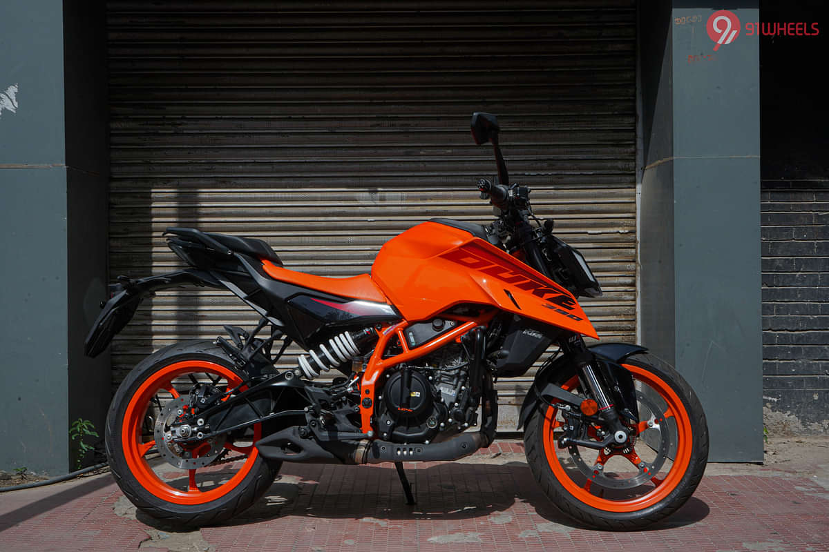 KTM 390 Duke Right Side View