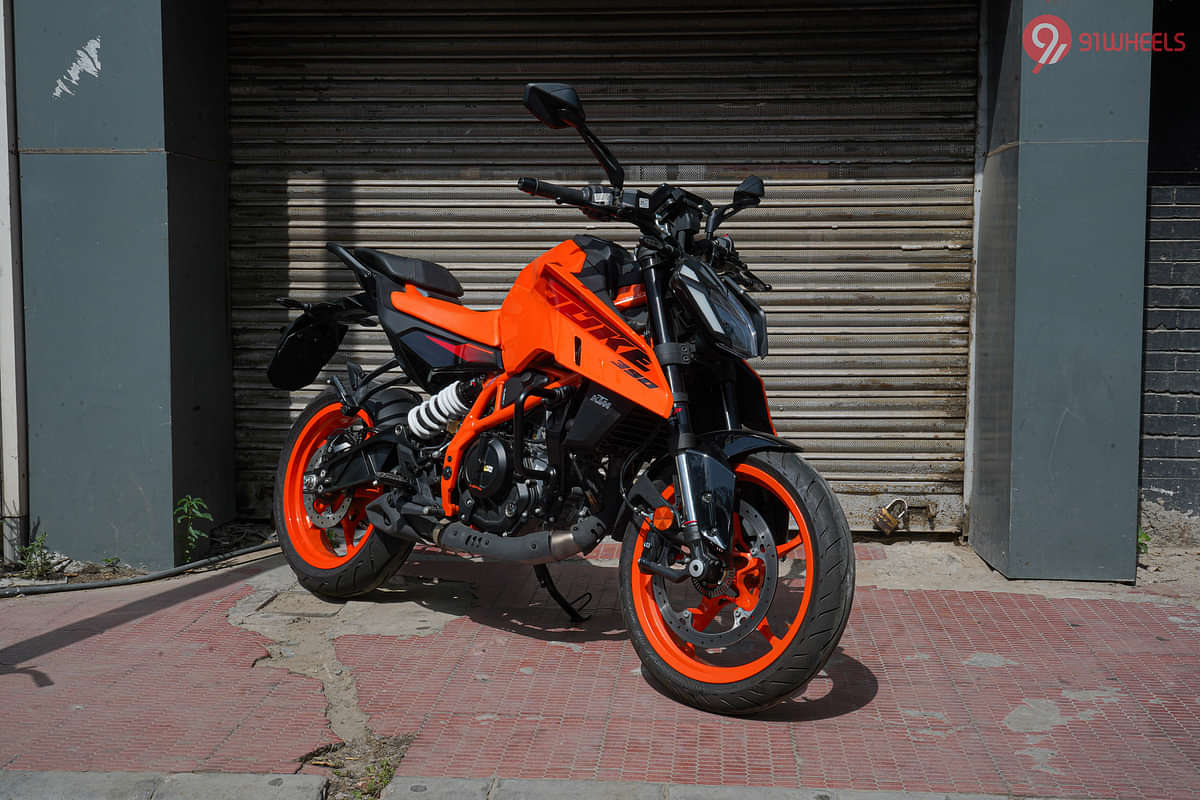 KTM 390 Duke Right Front Three Quarter