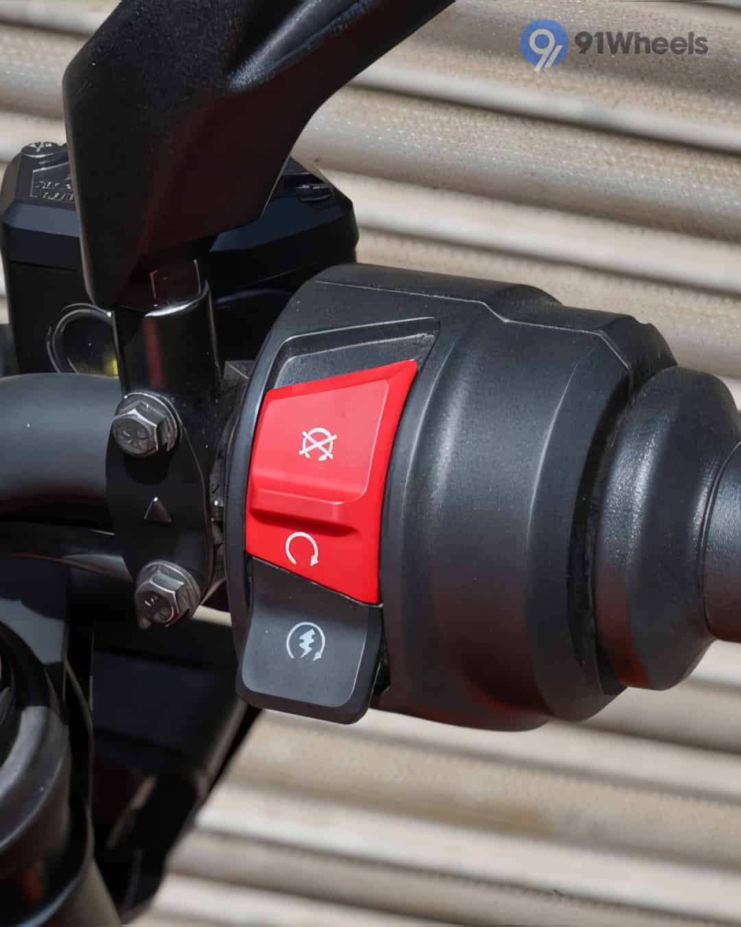 Multifunction Switchgear Right