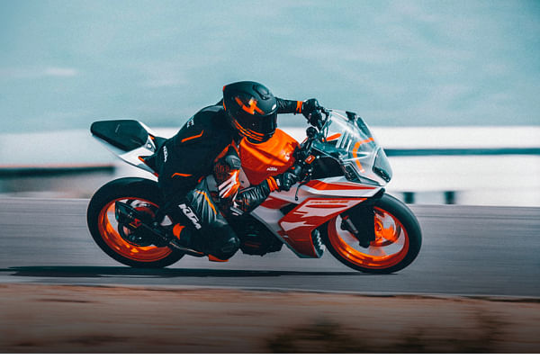 Ktm rc 125 price on online road