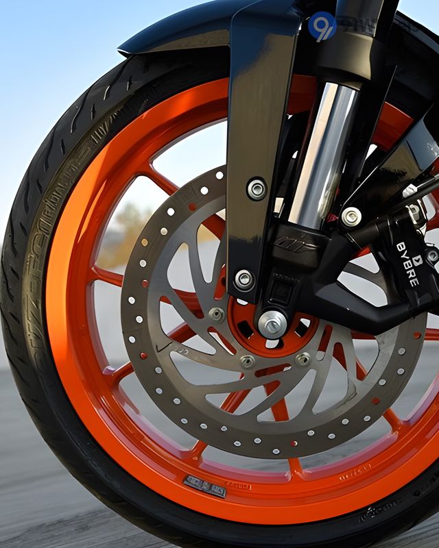 RC 200 2020-2022 Front Tyre
