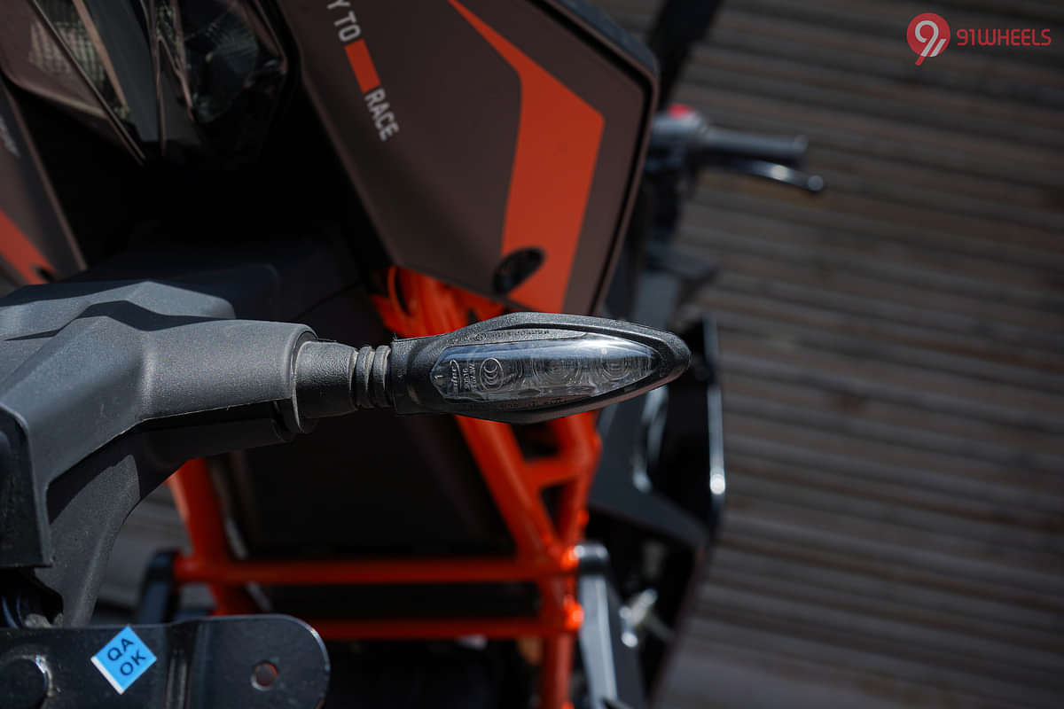 KTM RC 200 Rear Turn Indicators