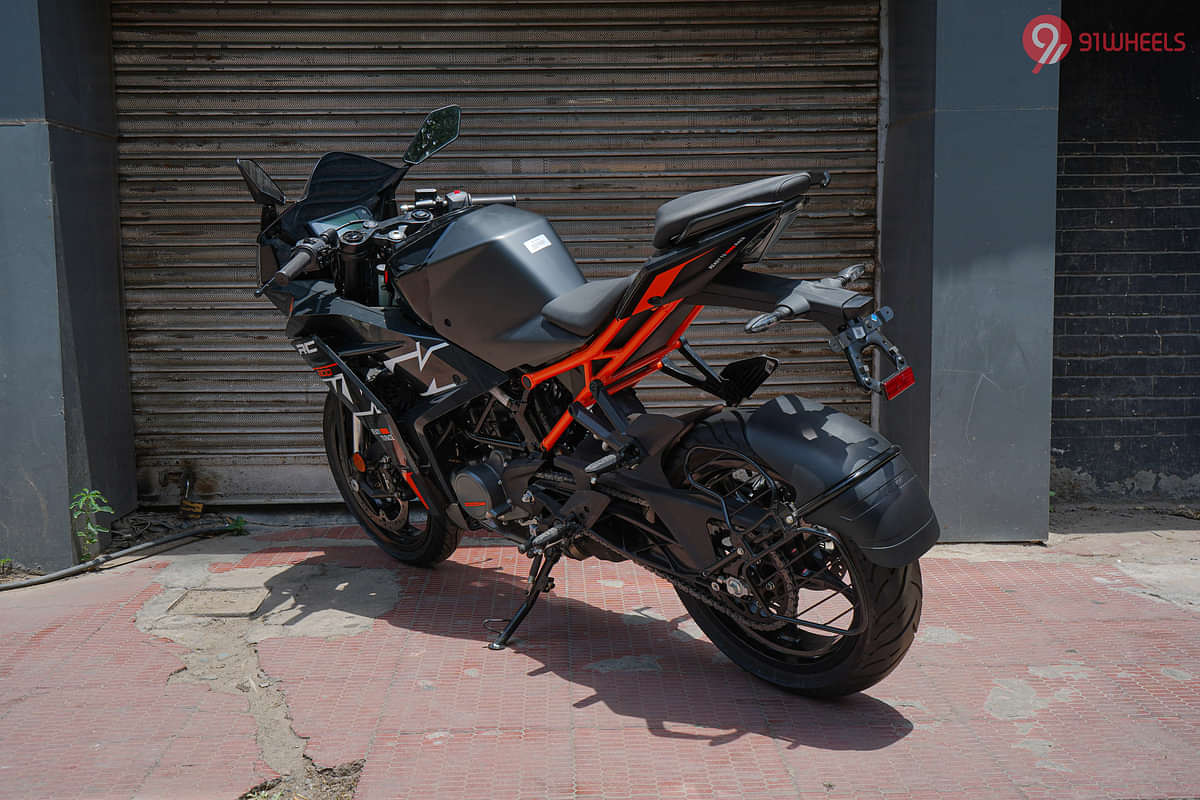 KTM RC 200 Left Rear Three Quarter