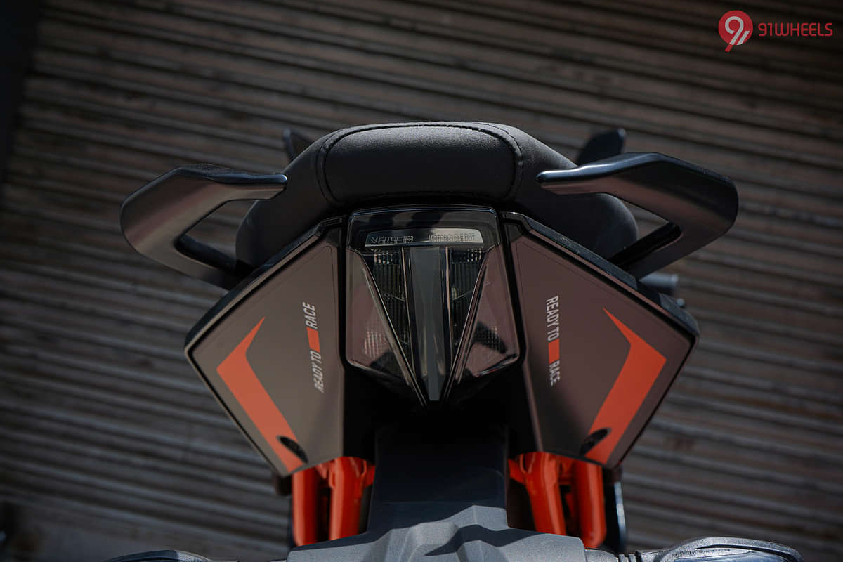 KTM RC 200 Tail Light