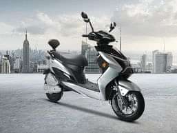 M2GO Scooters X1 Right Front Three Quarter