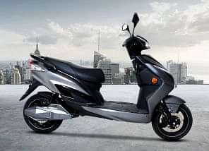 M2GO Scooters X1 Right Side View