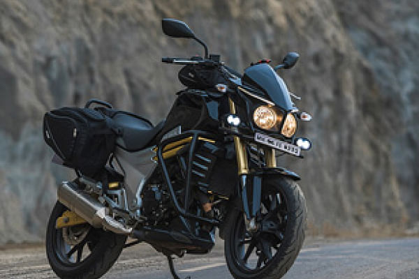 Mahindra mojo 300 on road deals price