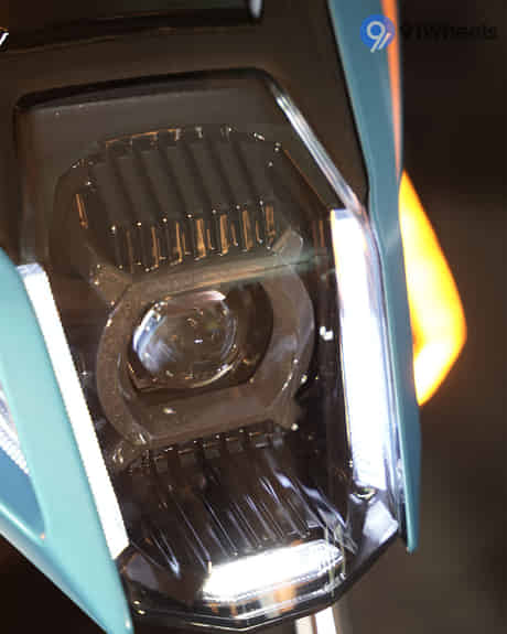 Aera Head Light