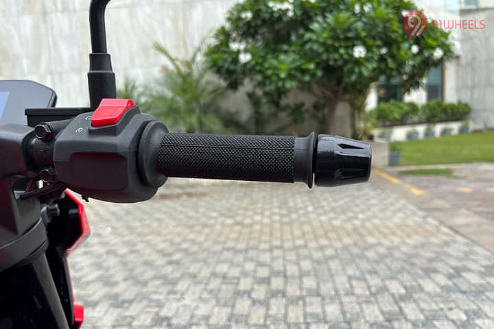 Matter Aera Right Side Handelbar Throttle Grip