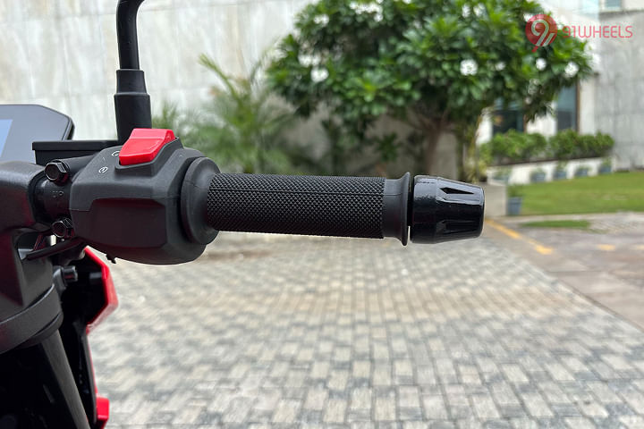 Matter Aera Right Side Handelbar Throttle Grip