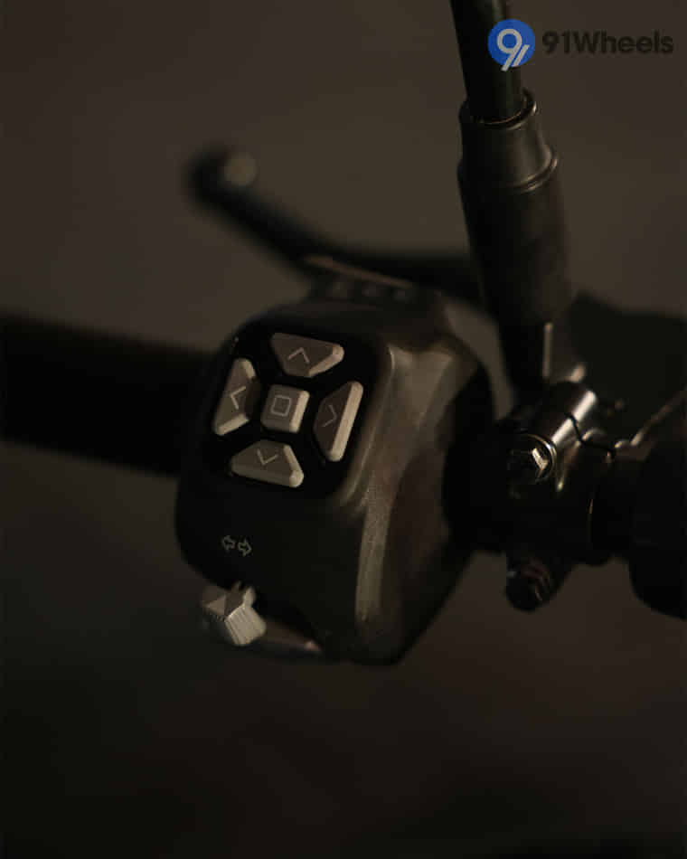 Handlebar & Console Area - 1