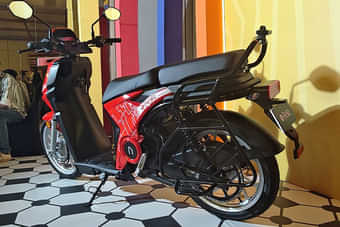 Numeros n-first Left Rear Three Quarter Numeros n-first Left Rear Three Quarter