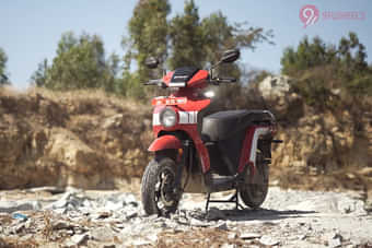 Numeros Diplos Left Front Three Quarter