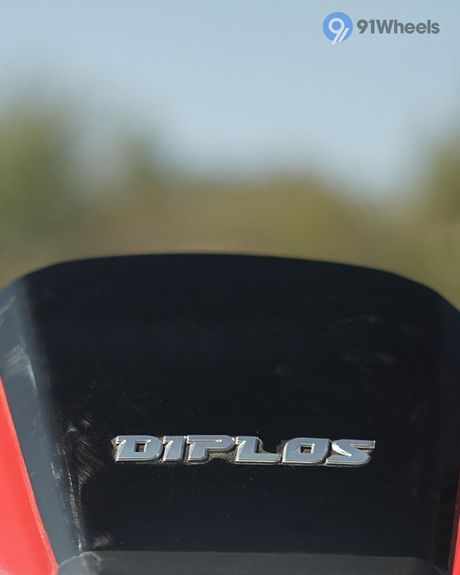 Numeros Diplos Front Panel Badging/Logo
