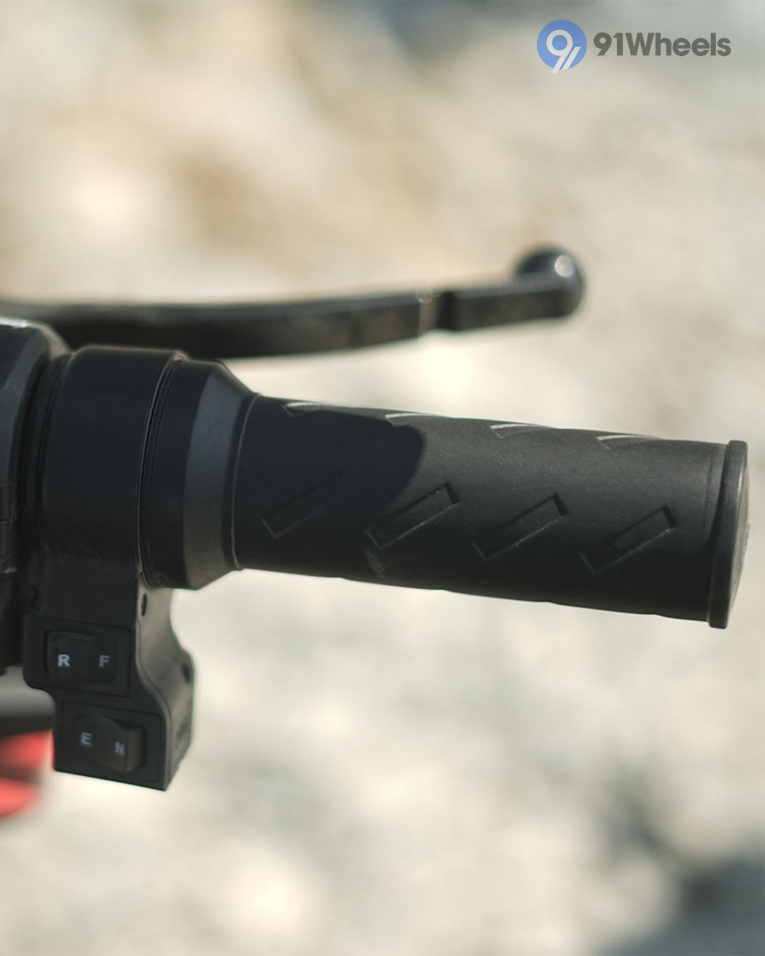 Handlebar & Console Area - 9