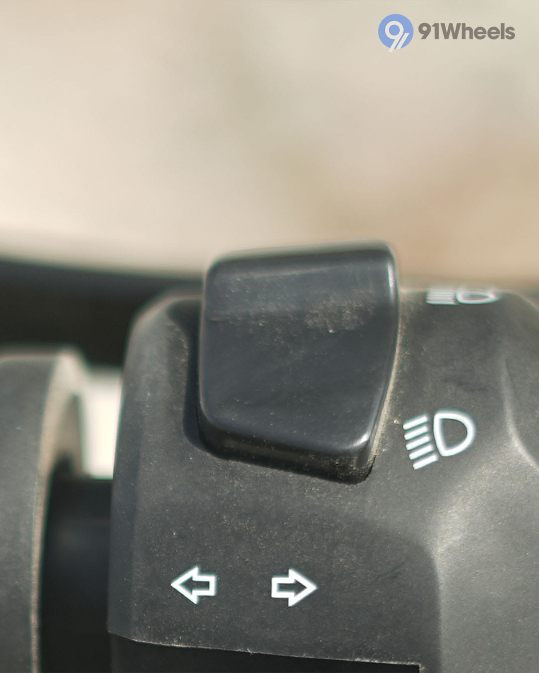 Handlebar & Console Area - 1