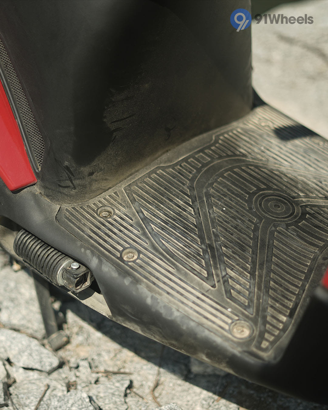 Stands & Utility - 1