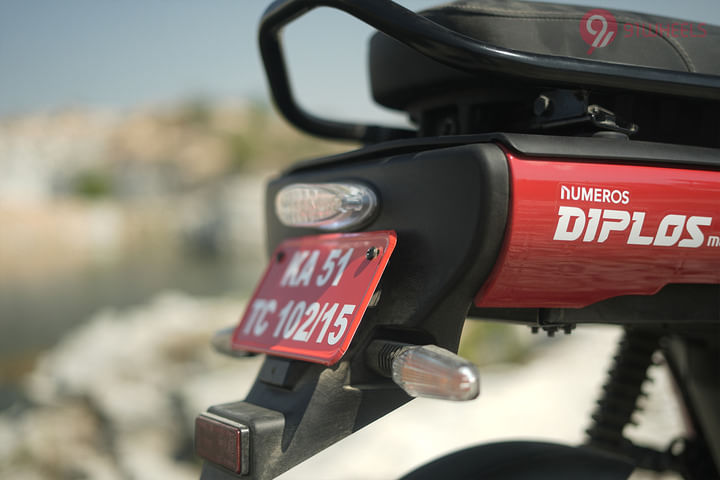 Numeros Diplos Rear Reflex Reflector