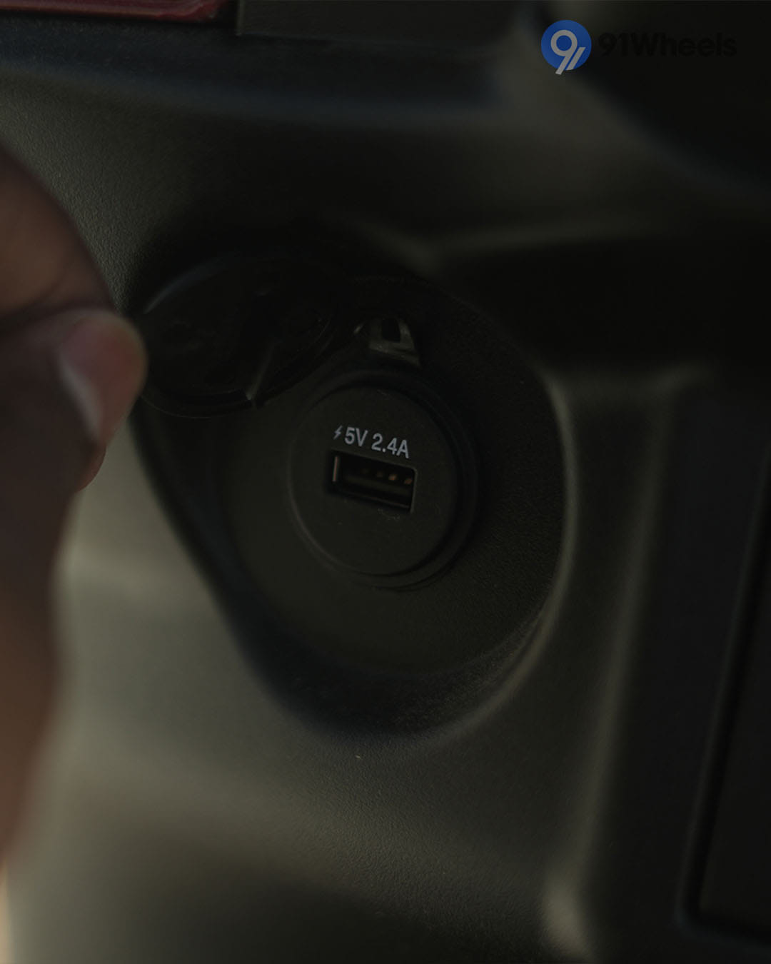 Handlebar & Console Area - 8