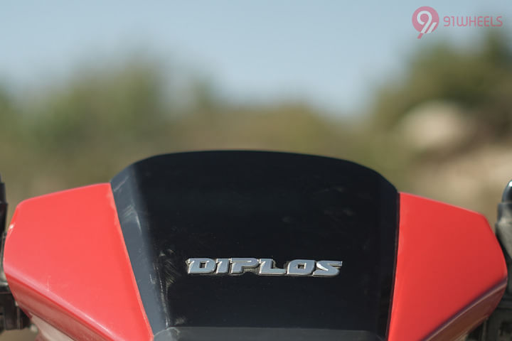 Numeros Diplos Front Panel Badging/Logo