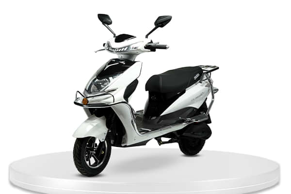 Okaya Electric ClassIQ Left Front Three Quarter