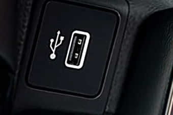 Okinawa iPraise+ USB Port