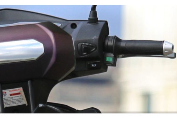 Okinawa iPraise Right Side Handelbar Throttle Grip