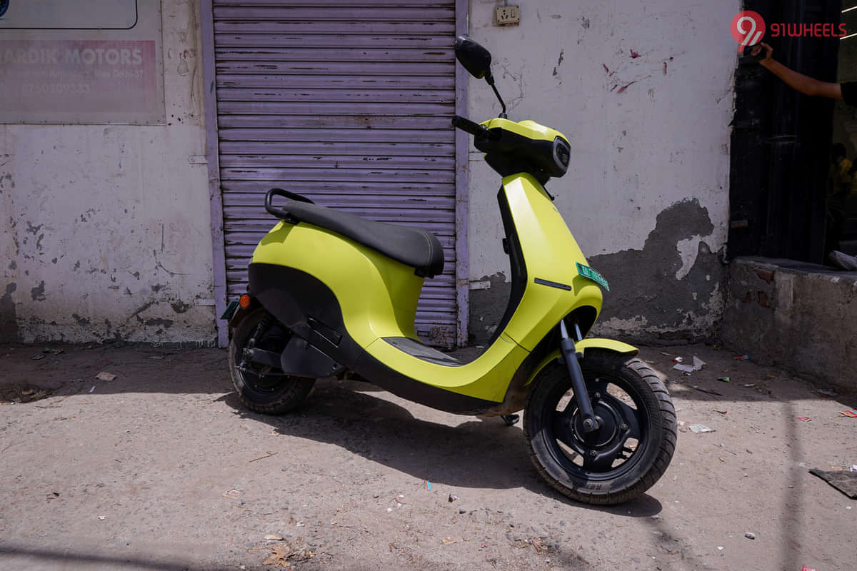 Ola Electric S1 Air Right Front Three Quarter