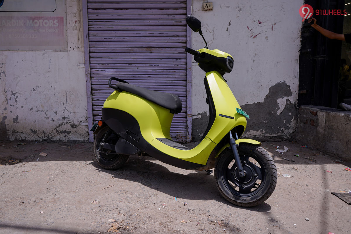 Ola Electric S1 Air Right Front Three Quarter