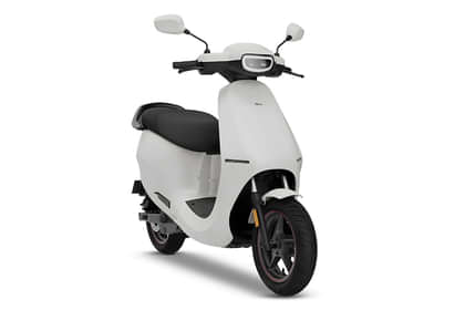 Ola Electric S1 Pro Gen 3 Right Front Three Quarter Ola Electric S1 Pro Gen 3 Right Front Three Quarter