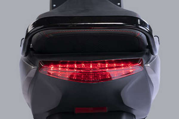 Quantum Plasma Tail Light